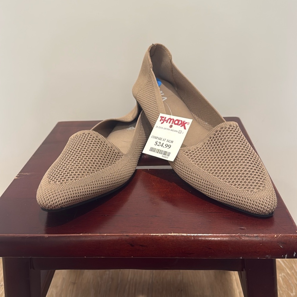 Nude flats